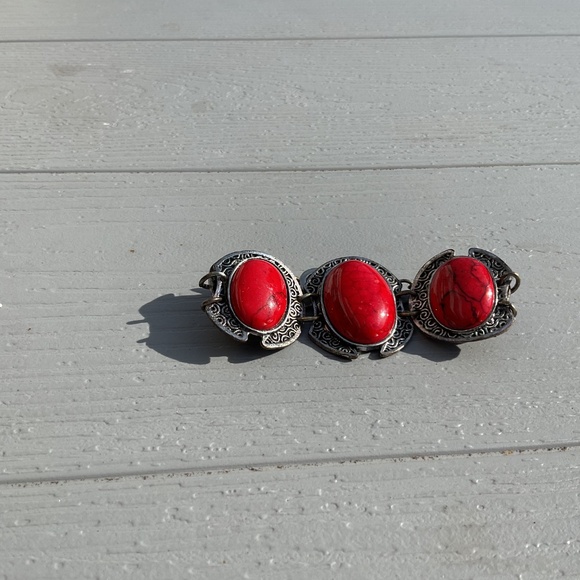 CCO Red Howlite Bracelet Silvertone Metal Toggle closure 8” long - Picture 7 of 7